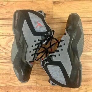 Air Jordan B’Loyal in Gray/ Black